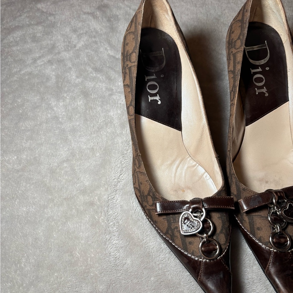 Christian Dior Vintage 2006 Romantique Trotter Heart Charm Heels - Picture 8 of 9